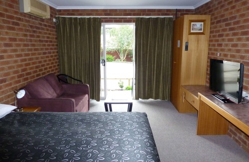 Inverloch Hotel | Inverloch Central Motor Inn
