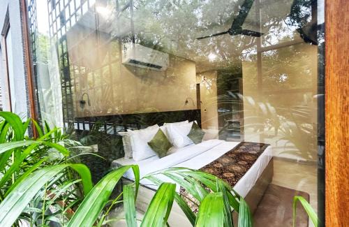 Kalkaji Hotel | Iris Suites Kalkaji
