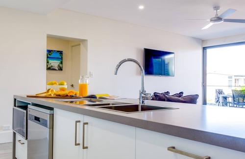 Huskisson Apartment | Ishtar Apartment 5 by Book Jervis Bay - Water Views