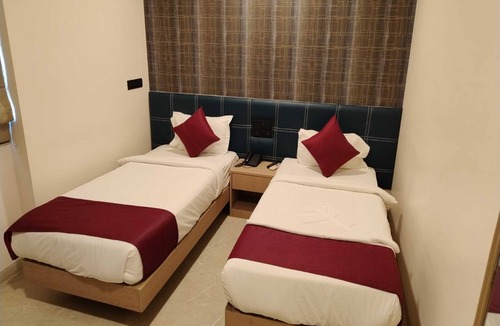 Jogeshwari West Hotel | J Hotel and Banquets