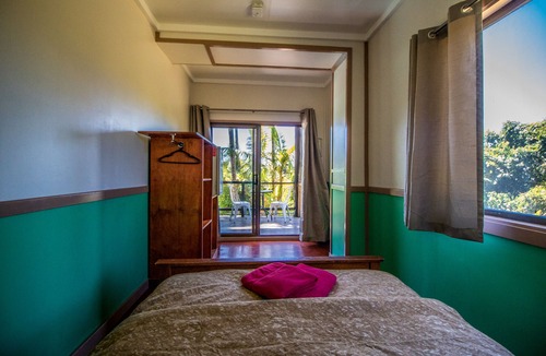 Bingil Bay Hotel | Jackaroo Treehouse Mission Beach