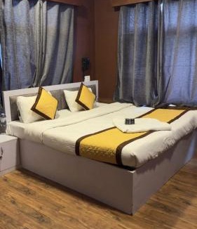 Srinagar Hotel | Jafson Accommodates