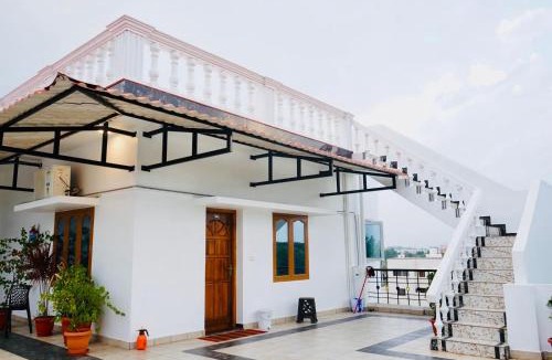 Kalapettai Hotel | Janz Marina Bay