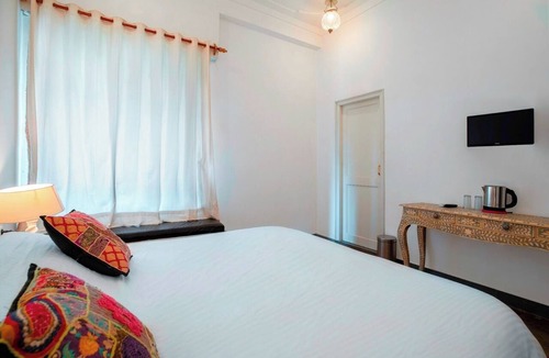 Udaipur District Hotel | Jarokha Haveli