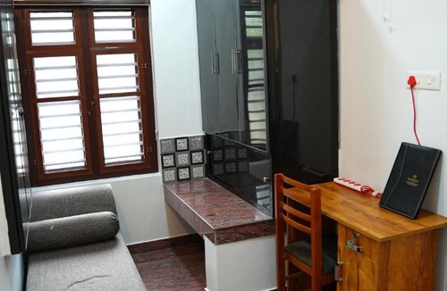 Sulthan Bathery Hotel | Kaivalyam Homestay
