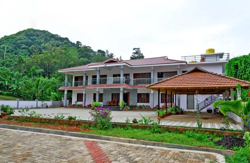 Samse House | Kotibetta Homestay - 4BH, Mountains View, River, Trek, One Group Only