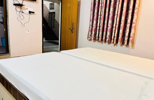 Gorakhpur Hotel | Krishna guest house