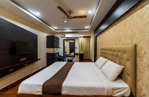 Kottakuppam Hotel | La Courtyard