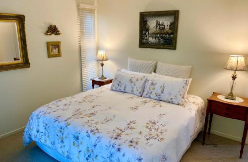 Balmoral Ridge Villa | "La Petite Grange" Maleny