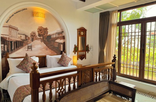 White Town Hotel | La Plage SeaView Suites
