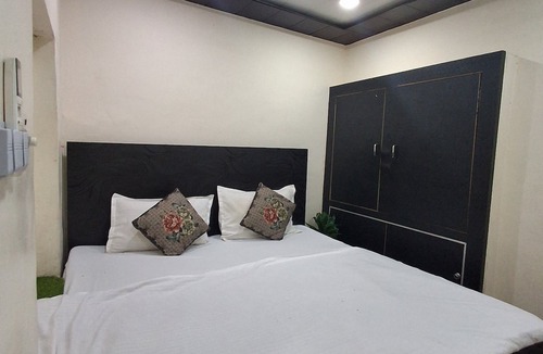 Mathura Hotel | Ladli homes