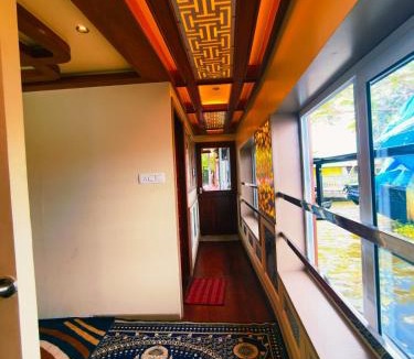 Nedumudy Hostel | Lake Park Cruise