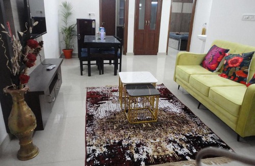 Koramangala Apartment | Lakeside Grand 302 with Wifi and lift, Non AC