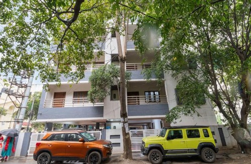 Koramangala Apartment | Lakeside Grand 302 with Wifi and lift, Non AC