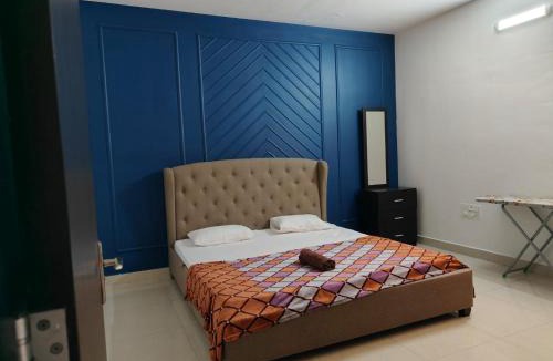 Agara Apartment | Lakeview 3BHK on 12th Floor for Family with Vehicle