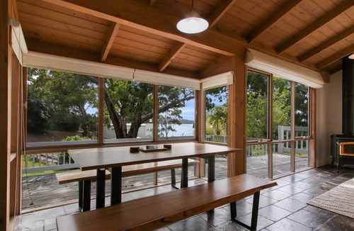 Metung House | Lakeview Treehouse Scenic Metung Retreat
