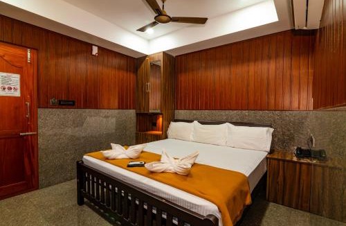 Chottanikkara Hotel | Lakshmi Residency Chottanikkara