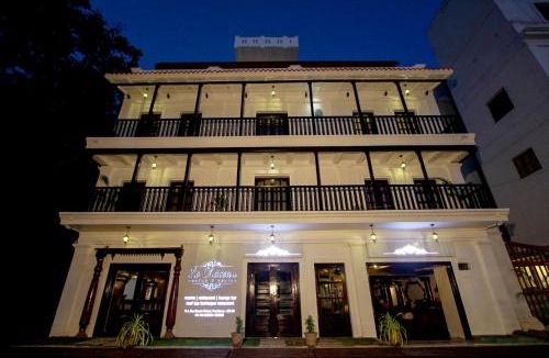 White Town Hotel | Le Chateau