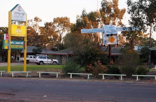 Lightning Ridge Hotel | Lightning Ridge Outback Resort & Caravan Park