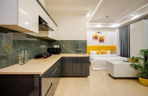 Sector 51 Apartment | Lime Tree Studio Apartment near Artemis