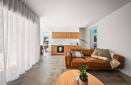 Bicheno Villa | Little Bich Retreats - Entire Compound