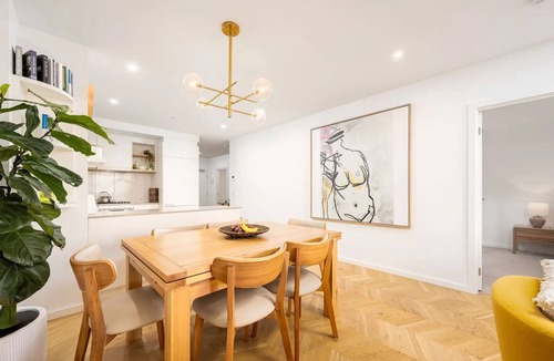 Preston Apartment | Little Gem, close to Melbourne CBD, short train journey to MCG