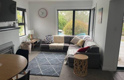 Riverside House | Little White House on Ecclestone, Riverside