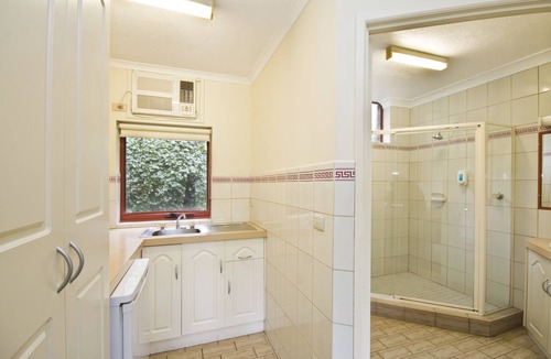 Lorne Hotel | Lorne Coachman Inn