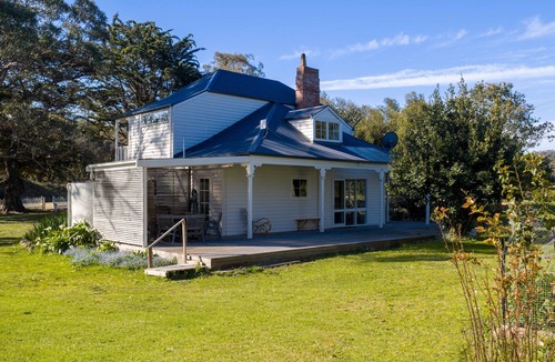 Great Bay House | Lumsden Cottage "Dolls House"