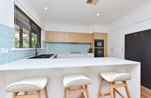 Corlette House | Luna at Corlette Beach House with views