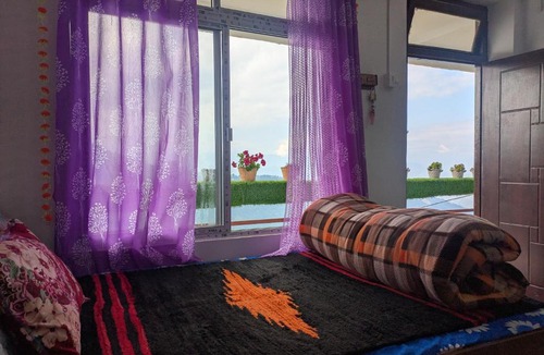 Lebong and Mineral Spring Tea Garden House | LuxeHaven Homestay