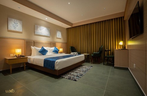 Palarivattom Hotel | Luxo Kochi