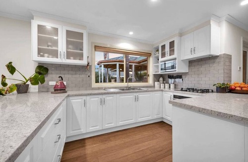 Cranbourne East House | Luxurious Garden Getaway in Cranbourne East, Australia