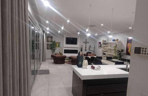 College Park Apartment | Luxury 2br CBD View Apartment with spectacular balcony!
