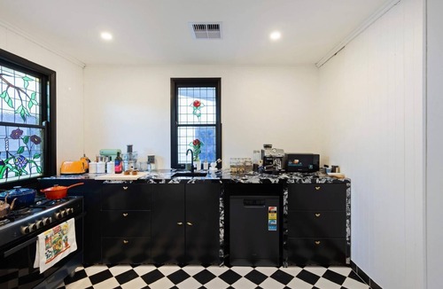 Dover Gardens House | Luxury Glam Pool Retreat Near Glenelg Beach-sleeps 10