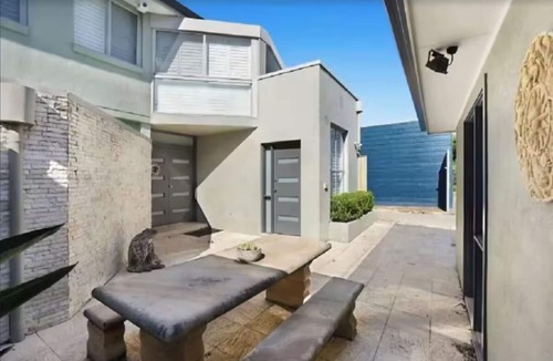 Umina Beach House | Luxury Villas Ocean View on the Esplanade (Walk to the beach)