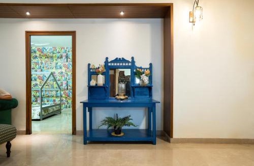 Gandhi Nagar Apartment | Luxury Vintage 3bhk Penthouse