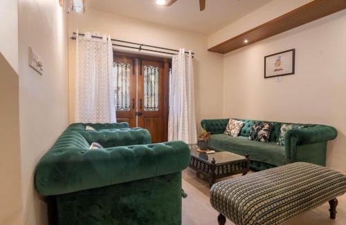 Gandhi Nagar Apartment | Luxury Vintage 3bhk Penthouse