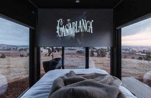 Toolleen House | Luxury Winery Stay with Sweeping Hilltop Views