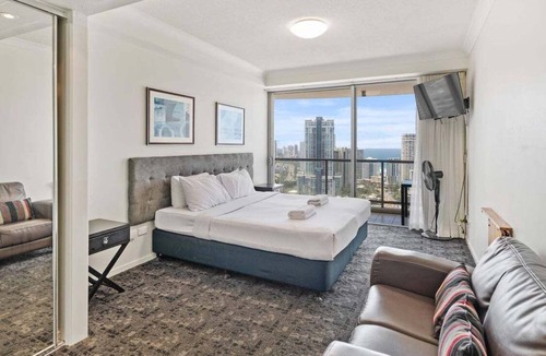 Surfers Paradise Resort | Lvl 27 - Sky High Ocean Views in Towers of Chevron