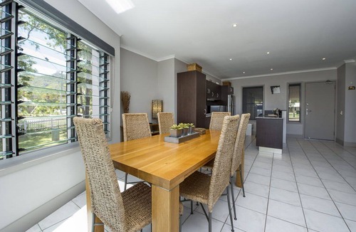 Nelly Bay House | Magnetic Docks Townhouse 9