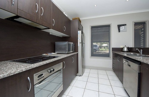Nelly Bay House | Magnetic Docks Townhouse 9