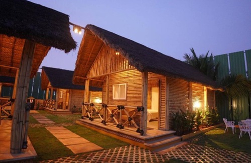 Devanahalli Bed & Breakfast | Maharsh Bamboo Stays near Devanahalli Family Room