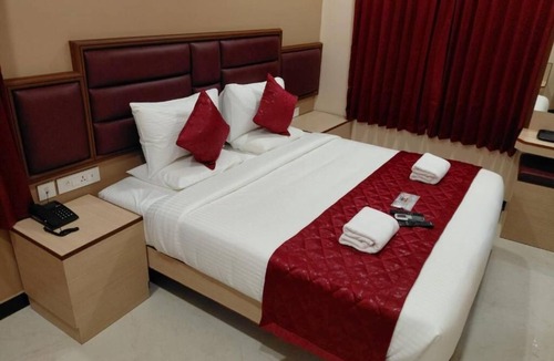 KK Nagar Hotel | Majestic Lakeview