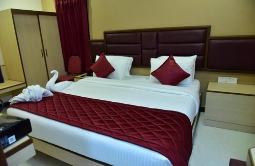 KK Nagar Hotel | Majestic Lakeview