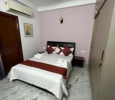 Chittaranjan House | Majickmoments - HomeStay, Chittaranjan Park, New Delhi