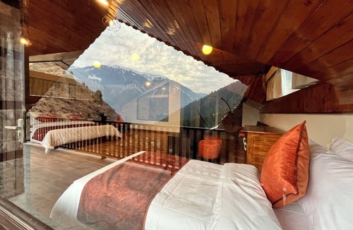 Jagatsukh Hotel | Manali Se - Your Home in the Pines