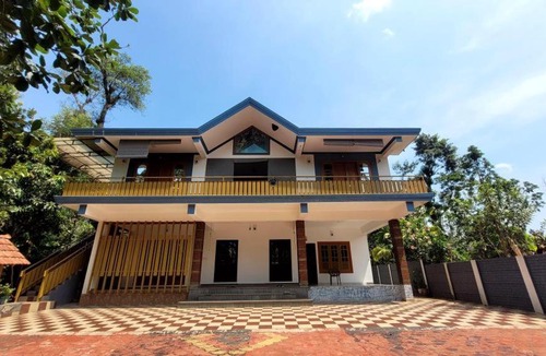 Virarajendrapet Apartment | Mansion House Retreat Homestay