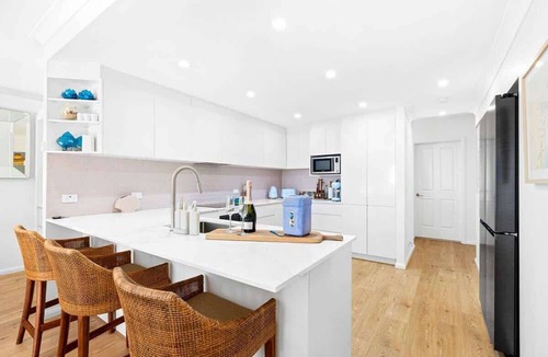 Denhams Beach House | Margs at Denhams | Beach Access & Ocean Views