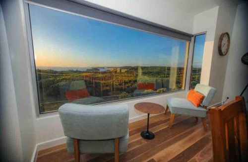Peterborough House | Martyrs Lookout - Luxury Accommodation